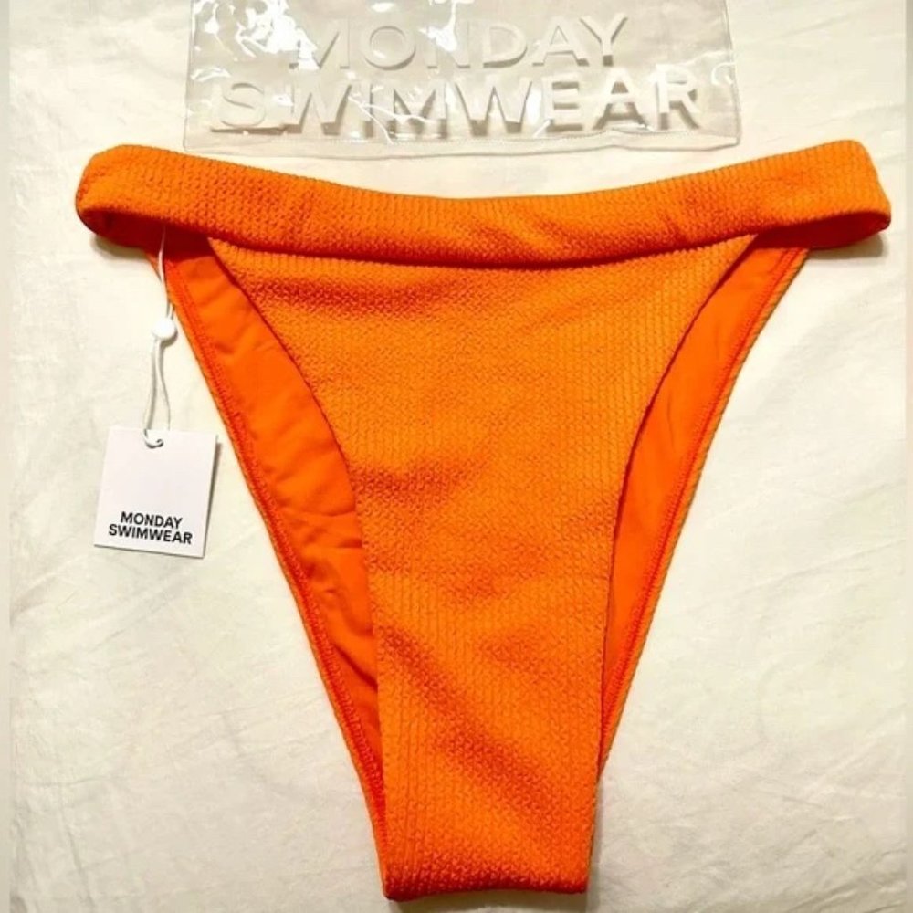 Monday Swimwear Argentina Bottom | Cantaloupe Crinkle | Size S (NWT)